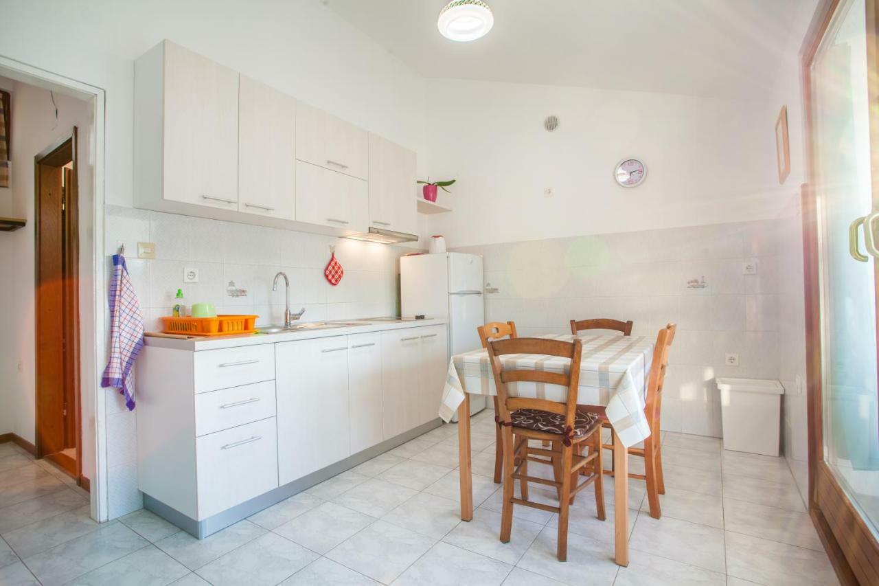 Rooms Ester Црес Экстерьер фото